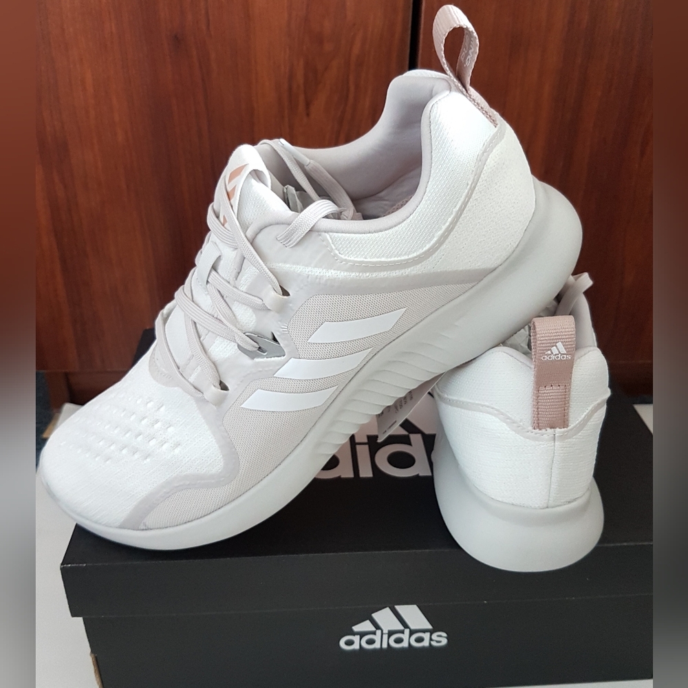 ADIDAS BOUNCE CLOUD WOMEN US SIZE 10 BRAND NEW IN BOX